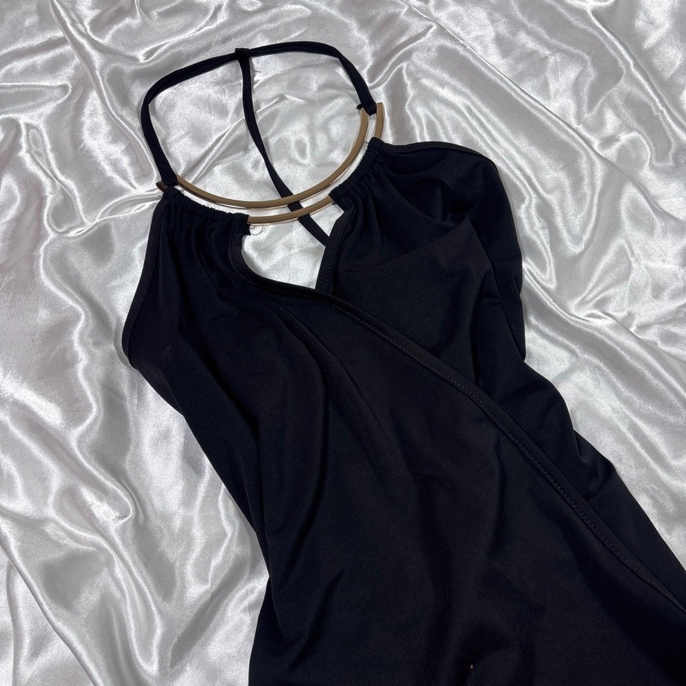 y2k Halter Top Black Body Central Gold Ring Neck Wrap Front YUF791AM A1 - Picture 2 of 5